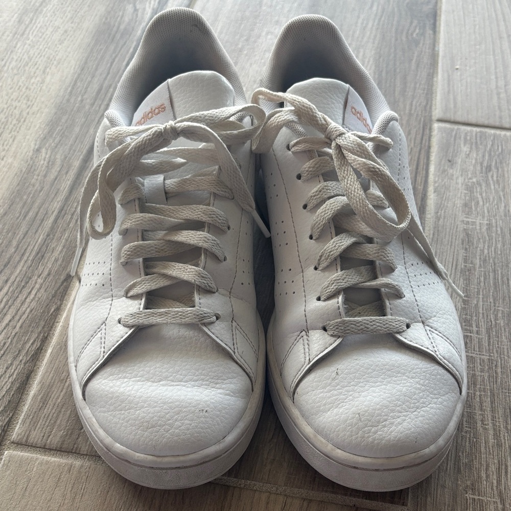 Adidas White Leather Sneakers women’s size 8.5 in excellent condition